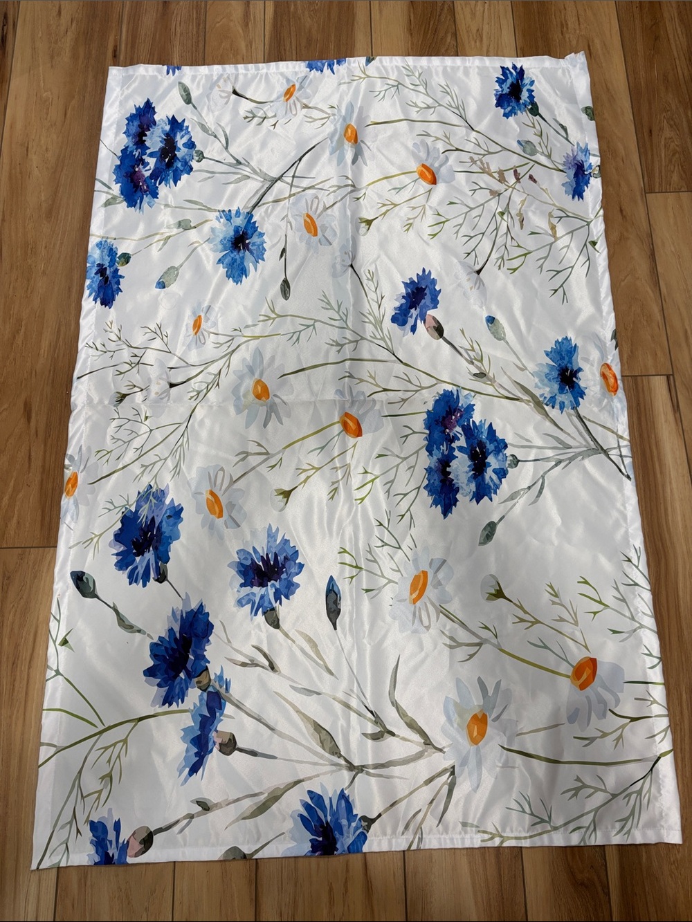 Floral Blue & White Tapestry - Blue Floral Design